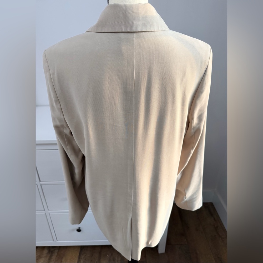 Women’s Classic Single-Button Blazer - image 3